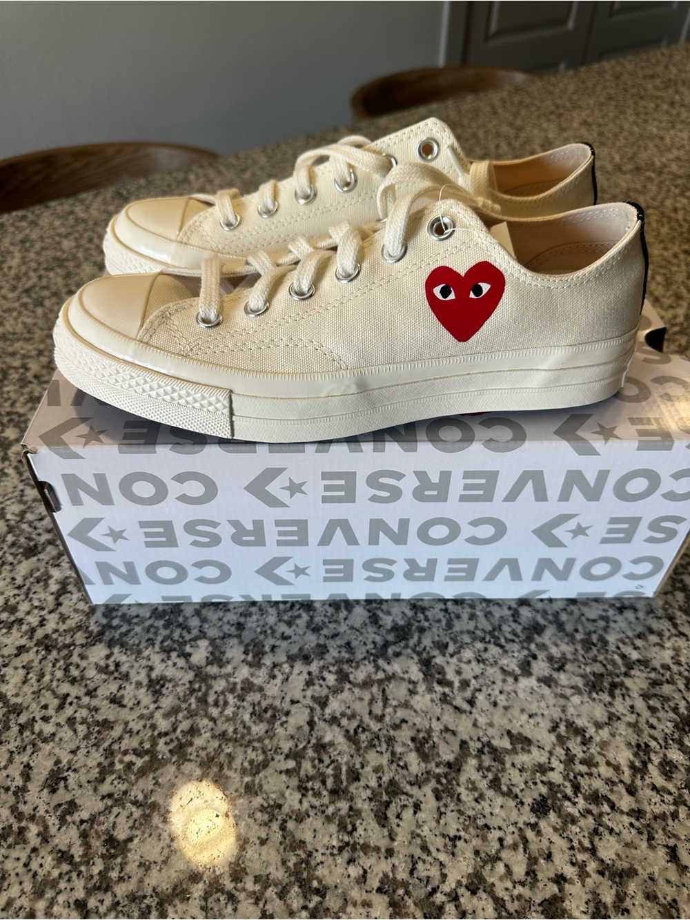 Converse Cream Low-Top Sneakers with Red Heart Graphic - Picture 4 of 7
